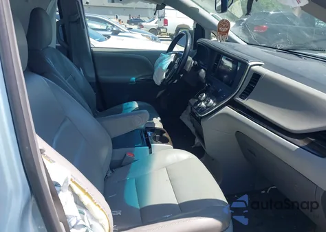 2016 Toyota Sienna Xle 8 Passenger from USA, damaged, VIN 5TDYK3DC9GS708693